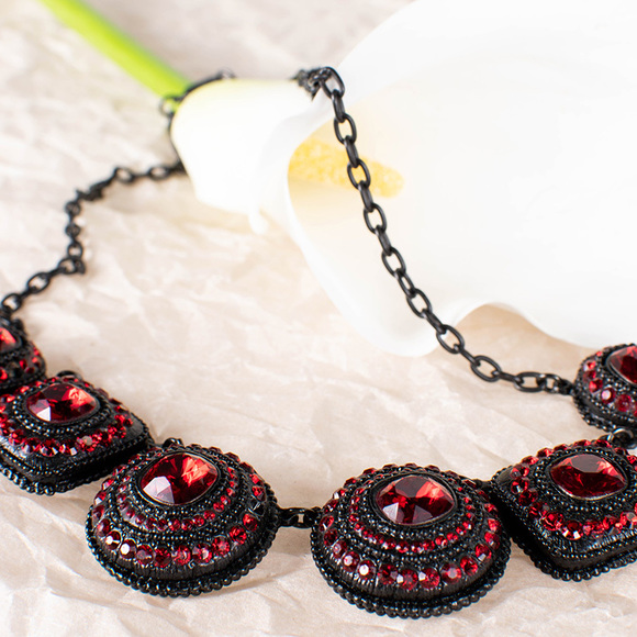 POGGI BLACK & RED EVENING NECKLACE | WOMENS - Picture 2 of 4